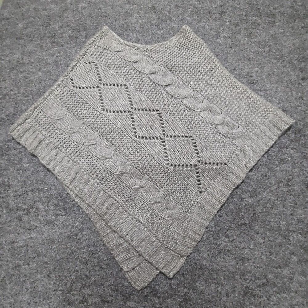 Cableknit Sweater Poncho Shawl SzM/L Gray Wrap Acrylic Soft Holiday Cozy Cottage